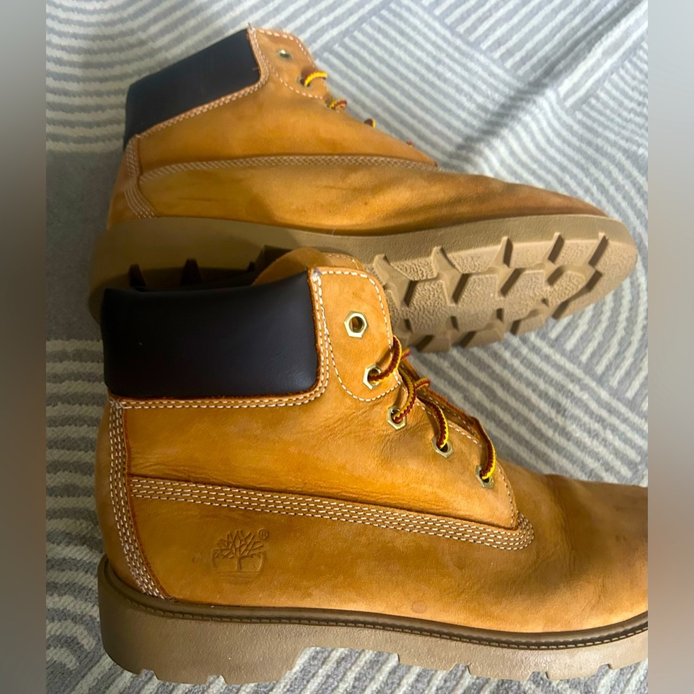 TIMBERLAND youth size 3.5 lace up boots